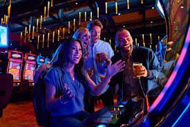 Tampilan antarmuka aplikasi legenda55 di layar ponsel Android dengan menu permainan Dragon Tiger, Sic Bo, dan live roulette